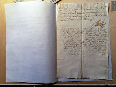 Ci viene infine mostrata una vera �chicca� dell�archivio, un documento seicentesco di una sola pagina con una elaborata firma al centro
